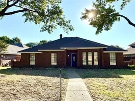 2702 Foxboro Dr in Richardson, TX - Building Photo