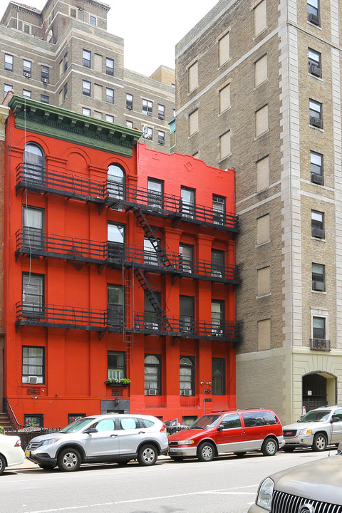 333 W 29th St in New York, NY - Building Photo