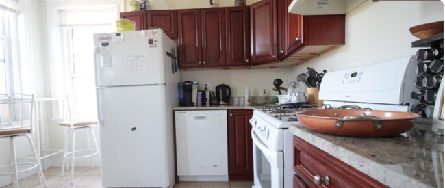736 Washington St in Brookline, MA - Building Photo - Building Photo