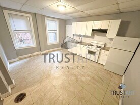 330 N 53rd St in Philadelphia, PA - Building Photo