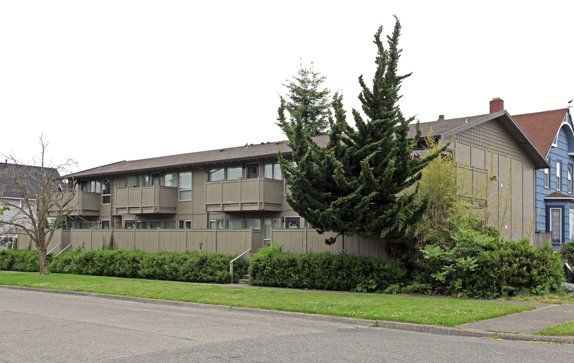 Rickshaw Apartments in Tacoma, WA - Building Photo