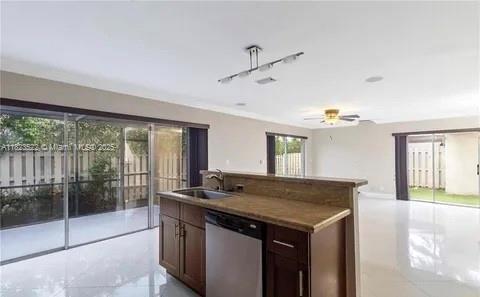 3700 NW 107th Terrace in Sunrise, FL - Building Photo - Building Photo