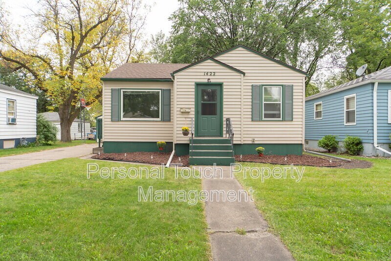 1422 11th St N in Fargo, ND - Building Photo
