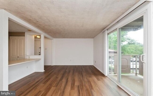 4400 Groombridge Way, Unit G in Alexandria, VA - Building Photo - Building Photo