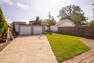 2083 Chesterland Ave in Lakewood, OH - Building Photo - Building Photo