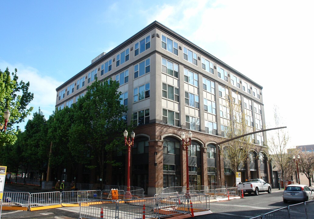 5th Avenue Place Apartments in Portland, OR - Building Photo