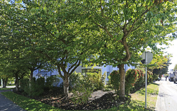 Windermere in White Rock, BC - Building Photo - Building Photo