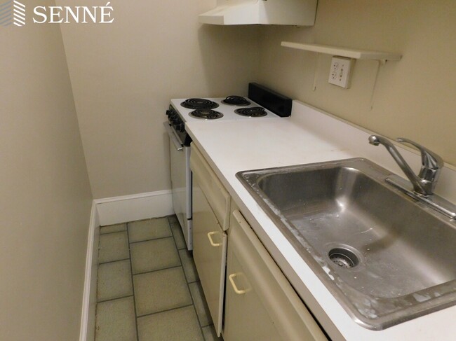 2 Arlington St, Unit 11 in Cambridge, MA - Foto de edificio - Building Photo