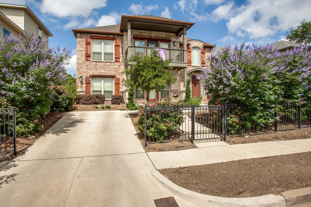 2712 Merida Ave in Fort Worth, TX - Building Photo