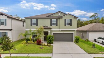 1742 Red Loop in Lakeland, FL - Building Photo