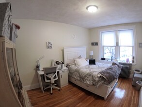 229 Freeman St, Unit 4 in Brookline, MA - Building Photo - Building Photo