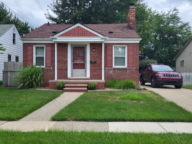 property at 15131 Crescentwood Ave