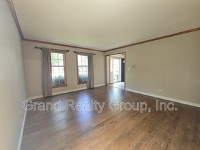 1565 Old Barn Cir in Libertyville, IL - Building Photo - Building Photo