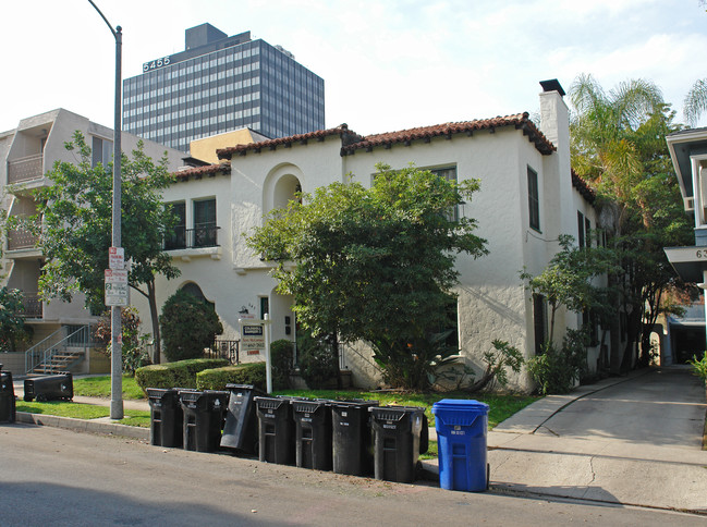 643 S Cloverdale Ave in Los Angeles, CA - Building Photo - Building Photo