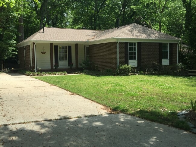 1819 Kello Dr in Greensboro, NC - Building Photo - Building Photo