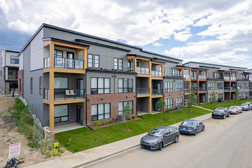 Arcola at Springwillow in Calgary, AB - Building Photo