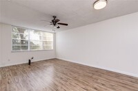 9431 Live Oak Pl, Unit 109 in Davie, FL - Building Photo - Building Photo