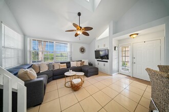 8104 Oakton Ct in West Palm Beach, FL - Foto de edificio - Building Photo