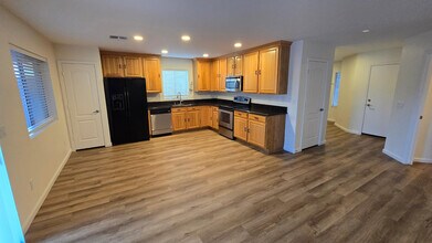 11439 W Ashley Chantil Dr in Surprise, AZ - Building Photo - Building Photo