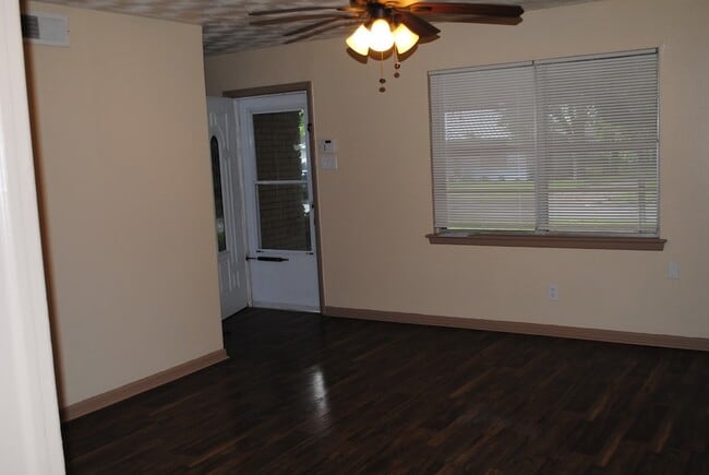 623 Laurel St in Lancaster, TX - Building Photo - Building Photo