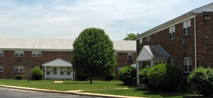 Schoolside Apartments in New Castle, DE - Building Photo - Building Photo