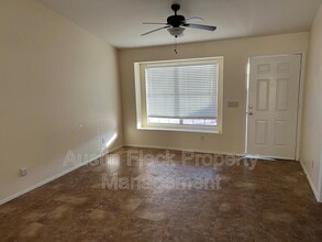 732 W Smoke Tree Rd in Gilbert, AZ - Building Photo - Building Photo