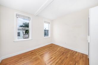 167 K St, Unit 3 in Boston, MA - Building Photo - Building Photo