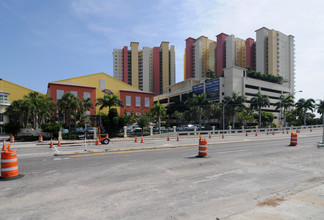 Marina Grande in Riviera Beach, FL - Foto de edificio - Building Photo