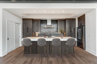 6114 Hill Cir Dr in Nashville, TN - Building Photo - Building Photo