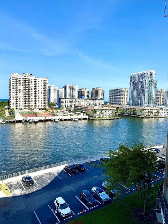 100 Golden Isles Dr in Hallandale Beach, FL - Building Photo - Building Photo