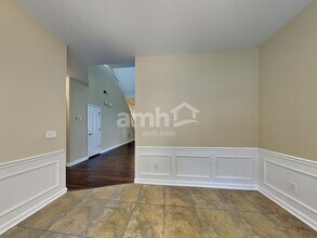 4104 Devondale Ct in Jamestown, NC - Foto de edificio - Building Photo