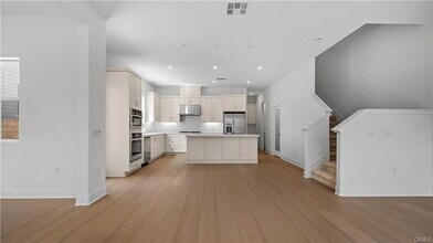 110 Scoville in Irvine, CA - Building Photo - Building Photo