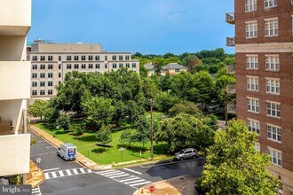 3800 Fairfax Dr, Unit 612 in Arlington, VA - Building Photo - Building Photo