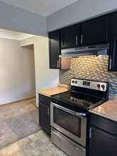 6038 Urbandale Ave in Des Moines, IA - Building Photo - Building Photo