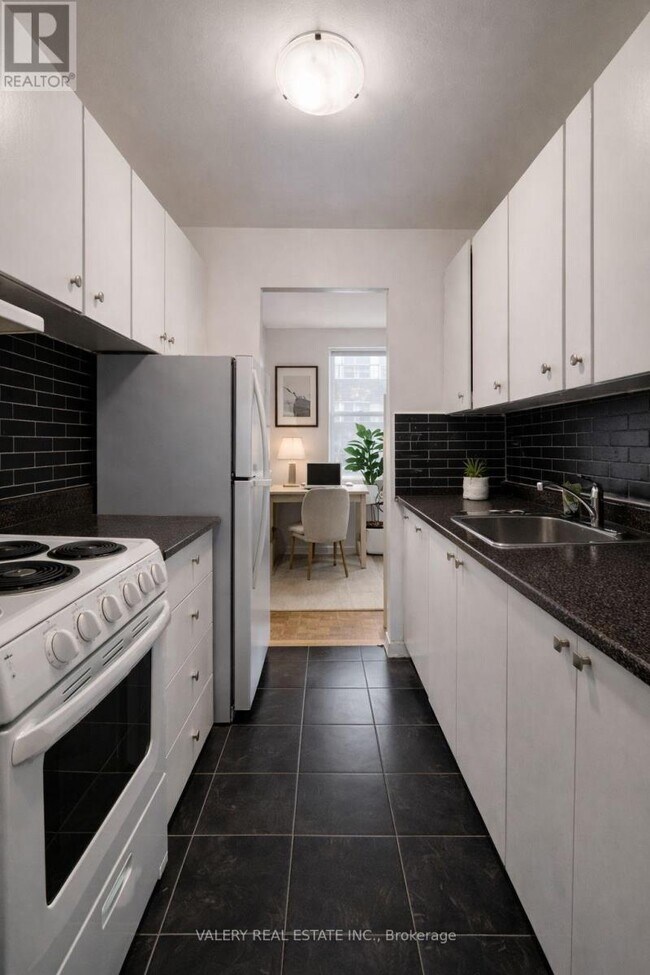 1780 Lawrence Ave E in Toronto, ON - Building Photo - Building Photo