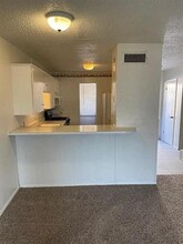 915 N Elm St in Denton, TX - Building Photo - Building Photo