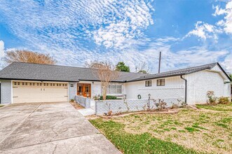 8002 Richmond Ave. in Houston, TX - Building Photo - Building Photo