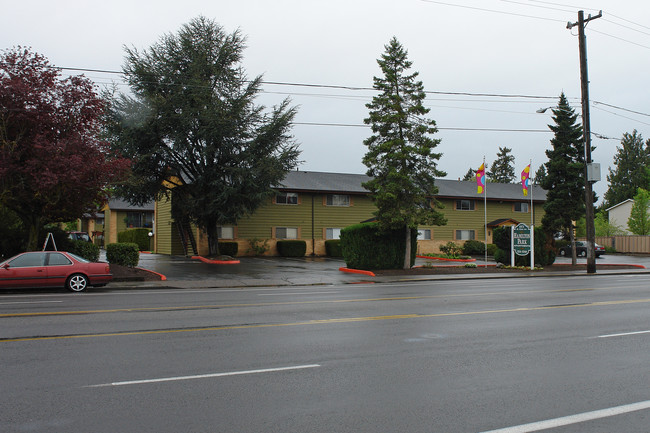 Hamilton Park Apartments in Portland, OR - Building Photo - Building Photo