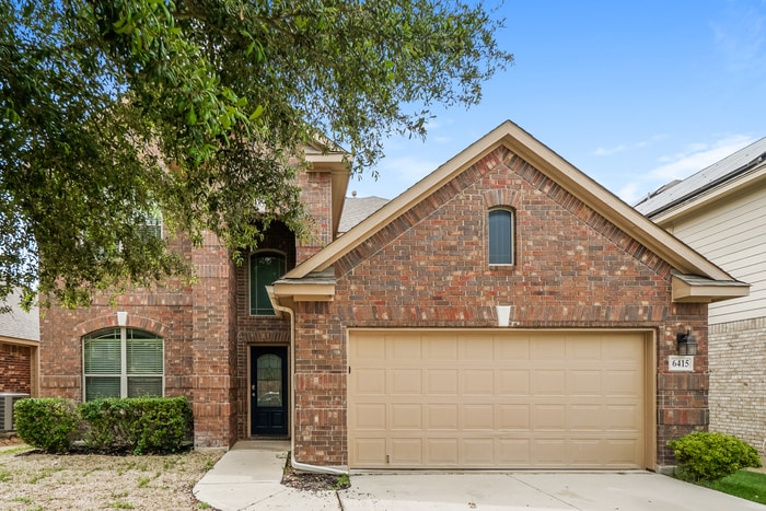 6415 Diego Ln in San Antonio, TX - Building Photo
