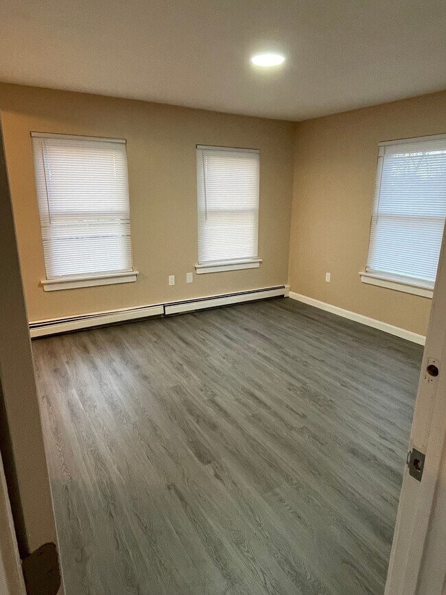 62 E Water St, Unit 2 in Taunton, MA - Building Photo - Building Photo