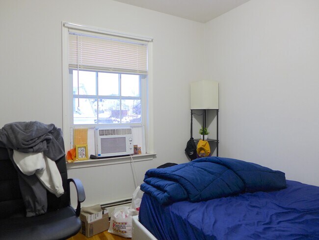 25 Rockledge St, Unit 1 in Boston, MA - Building Photo - Building Photo