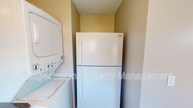 4451 Mahler Dr in Dayton, OH - Building Photo - Building Photo