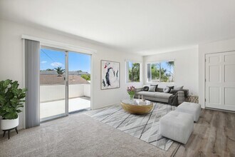 375 Woodland Pl in Costa Mesa, CA - Building Photo - Building Photo