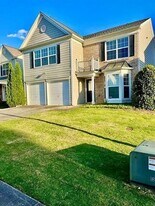 9020 Friarbridge Dr in Suwanee, GA - Building Photo