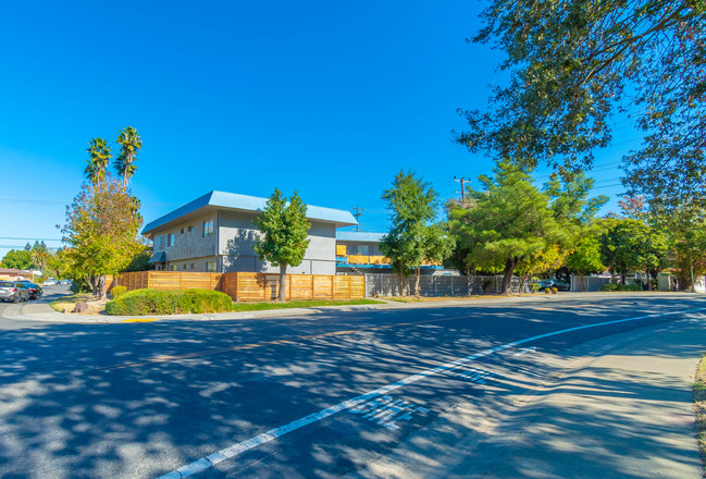 Ugarte Park Apartments in Sacramento, CA - Building Photo - Building Photo