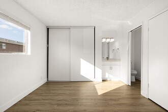 Valle at 9121 Kenwood in Spring Valley, CA - Building Photo - Building Photo