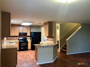 106 Espada Dr in San Marcos, TX - Building Photo - Building Photo