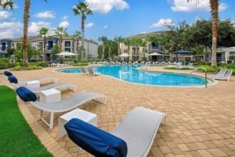 Mezza Premier Apartments in Jacksonville, FL - Building Photo - Building Photo