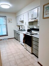 1113 Gilbert St in Neenah, WI - Foto de edificio - Building Photo