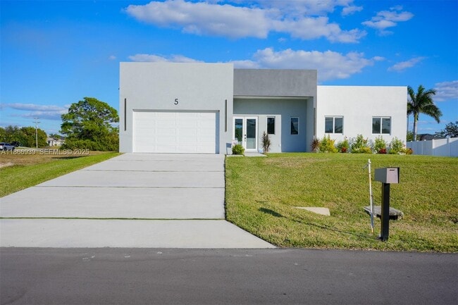 5 SW 26th Pl in Cape Coral, FL - Building Photo - Building Photo